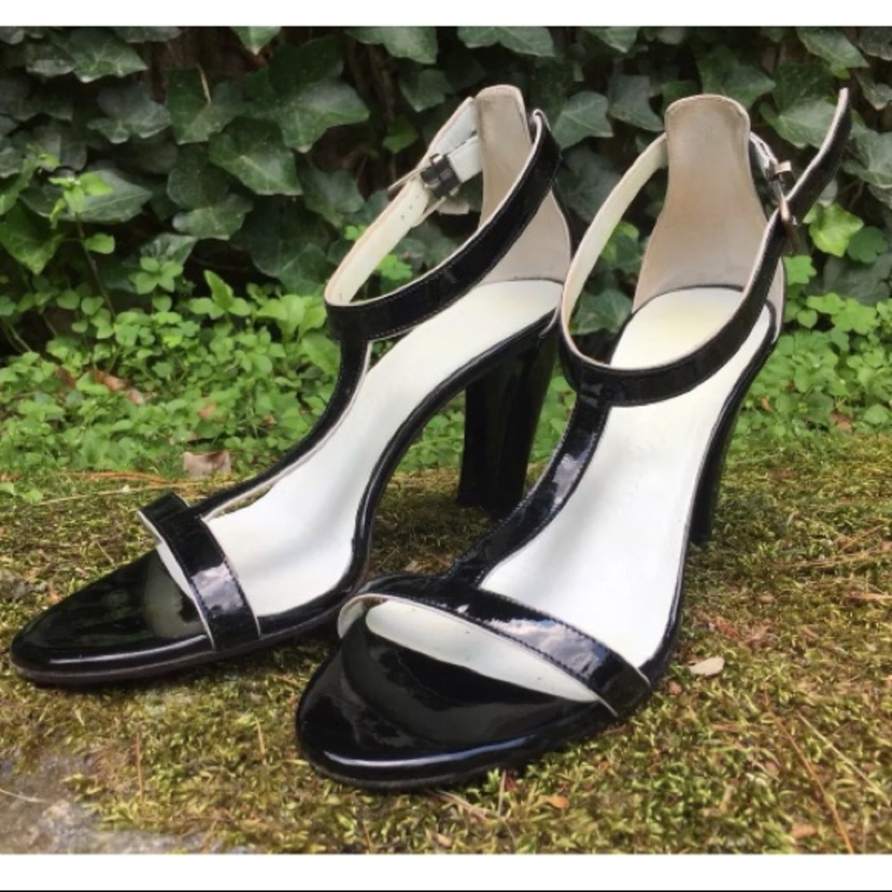 Salvatore ferragamo t bar ankle strap 7.5 heels